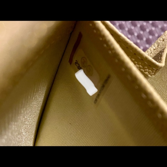 Chanel Caviar Zippy Wallet - Picture 8 of 8